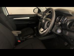 Toyota Hilux 2.4GD-6 single cab 4x4 Raider manual - Image 10
