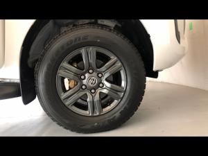 Toyota Hilux 2.4GD-6 single cab 4x4 Raider manual - Image 17