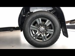 Toyota Hilux 2.4GD-6 single cab 4x4 Raider manual - Image 13