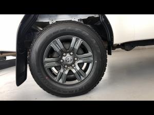 Toyota Hilux 2.4GD-6 single cab 4x4 Raider manual - Image 20