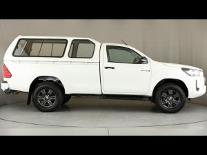Toyota Hilux 2.4GD-6 single cab 4x4 Raider manual - Image 3