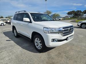 Toyota Land Cruiser 200 4.5D-4D V8 VX-R - Image 1