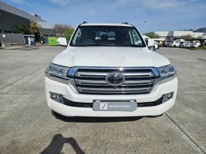 Toyota Land Cruiser 200 4.5D-4D V8 VX-R - Image 4