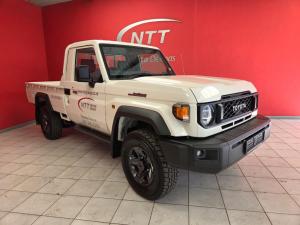 Toyota Land Cruiser 79 2.8 GD-6S/C automatic - Image 1