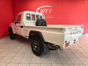 Toyota Land Cruiser 79 2.8 GD-6S/C automatic - Image 2