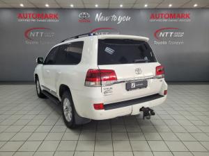 Toyota Land Cruiser 200 V8 4.5D VX-R automatic - Image 12