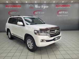 Toyota Land Cruiser 200 V8 4.5D VX-R automatic - Image 1