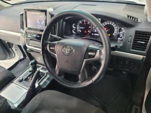 Toyota Land Cruiser 200 V8 4.5D VX-R automatic - Image 8