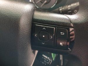 Toyota Hilux 2.4 GD-6 Raider 4X4 automaticD/C - Image 10