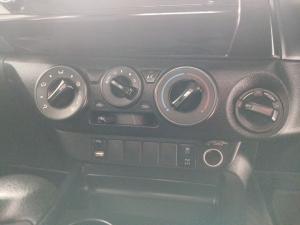 Toyota Hilux 2.4 GD-6 Raider 4X4 automaticD/C - Image 17