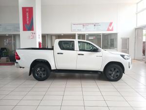 Toyota Hilux 2.4 GD-6 Raider 4X4 automaticD/C - Image 3