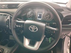 Toyota Hilux 2.4 GD-6 Raider 4X4 automaticD/C - Image 8