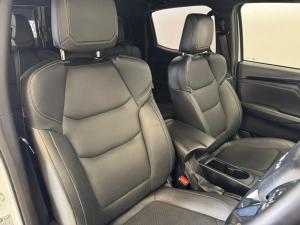 Isuzu D-MAX 3.0 Ddi V-CROSS HR 4X4 automatic D/C - Image 8