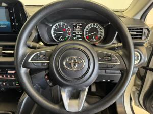 Toyota Urban Cruiser 1.5 XR automatic - Image 10