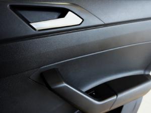 Volkswagen Polo hatch 1.0TSI Life auto - Image 13