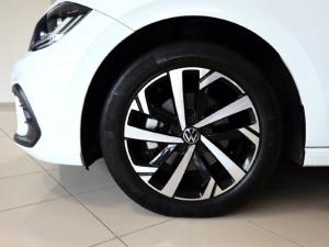 Volkswagen Polo hatch 1.0TSI Life auto - Image 31
