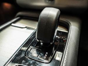 Volvo XC90 T8 Recharge AWD Ultra Dark - Image 16