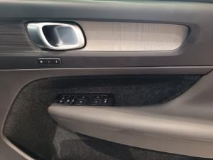 Volvo XC40 B4 Plus Dark - Image 15