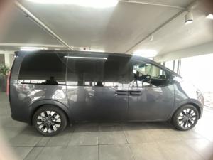Hyundai Staria 2.2D Luxury - Image 2