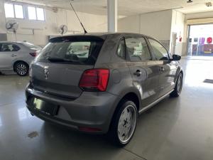 Volkswagen Polo Vivo hatch 1.6 Comfortline auto - Image 4