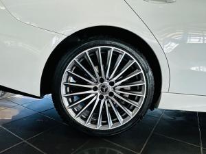 Mercedes-Benz C-Class C200 Avantgarde - Image 14