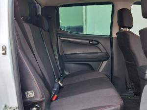 Isuzu D-Max 250 double cab 4x4 Hi-Ride - Image 7