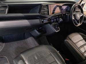 Volkswagen Caravelle 2.0BiTDI Highline 4Motion - Image 19