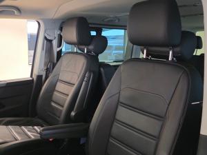 Volkswagen Caravelle 2.0BiTDI Highline 4Motion - Image 6