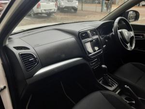 Suzuki Vitara Brezza 1.5 GLX automatic - Image 7