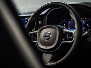 Volvo XC60 B5 AWD Ultimate Dark - Image 12