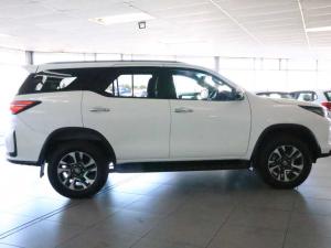 Toyota Fortuner 2.4GD-6 auto - Image 3