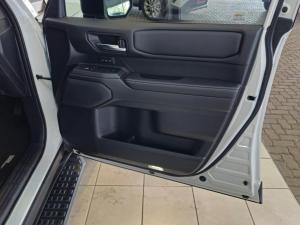 Toyota Land Cruiser Prado 2.8GD VX-R - Image 18