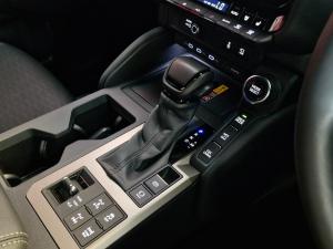 Toyota Land Cruiser Prado 2.8GD VX-R - Image 23