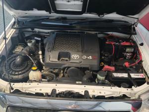 Toyota Hilux 3.0D-4D double cab 4x4 Raider Dakar edition - Image 18