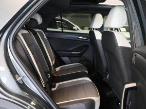 Volkswagen T-Roc 2.0TSI 140kW 4Motion R-Line - Image 17