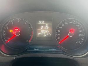 Volkswagen Polo Vivo hatch 1.6 Highline - Image 14