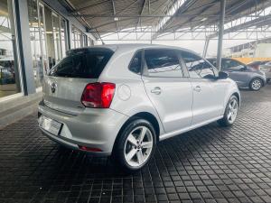 Volkswagen Polo Vivo hatch 1.6 Highline - Image 7
