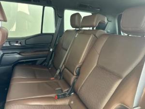 Toyota Land Cruiser Prado 2.8GD VX-R - Image 16