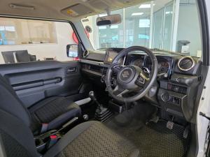 Suzuki Jimny 1.5 GLX AllGrip 3-door manual - Image 10