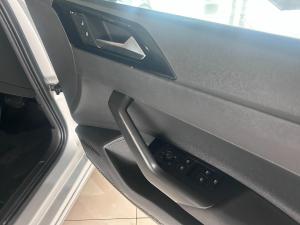 Volkswagen Polo hatch 1.0TSI Life auto - Image 6