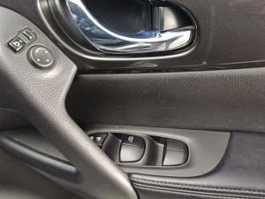 Nissan X-Trail 2.5 4x4 Acenta Tech - Image 16