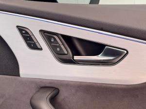 Audi Q8 55TFSI quattro - Image 11
