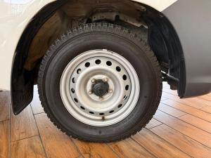 Toyota Hilux 2.0 single cab S (aircon) - Image 9