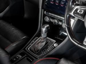 Volkswagen Golf GTI - Image 11