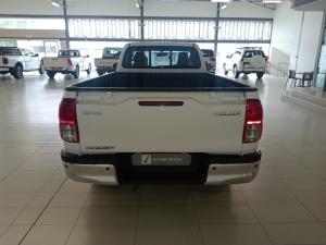 Toyota Hilux 2.4GD-6 single cab Raider manual - Image 5