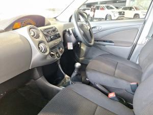 Toyota Etios hatch 1.5 Sprint - Image 7