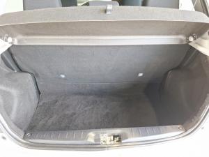 Toyota Etios hatch 1.5 Sprint - Image 12