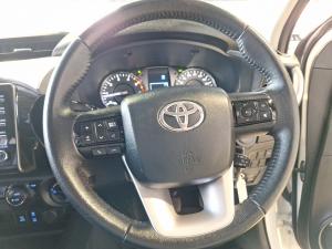 Toyota Hilux 2.8GD-6 double cab 4x4 Raider auto - Image 8