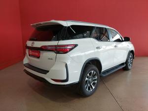 Toyota Fortuner 2.4GD-6 4x4 - Image 2