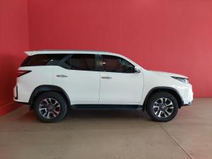 Toyota Fortuner 2.4GD-6 4x4 - Image 3